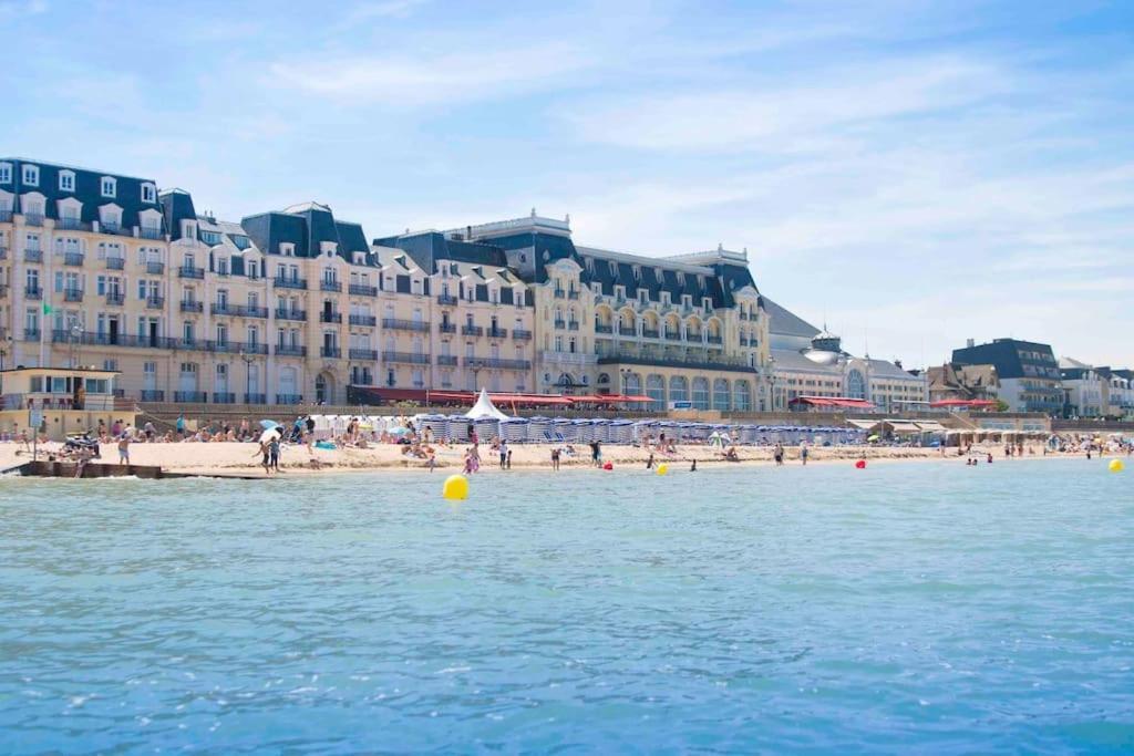 Joli Studio Pres Du Front De Mer Cabourg Exterior foto